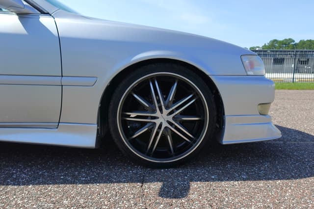 1997 Toyota Chaser JDM car for sale — photo 4 of 19