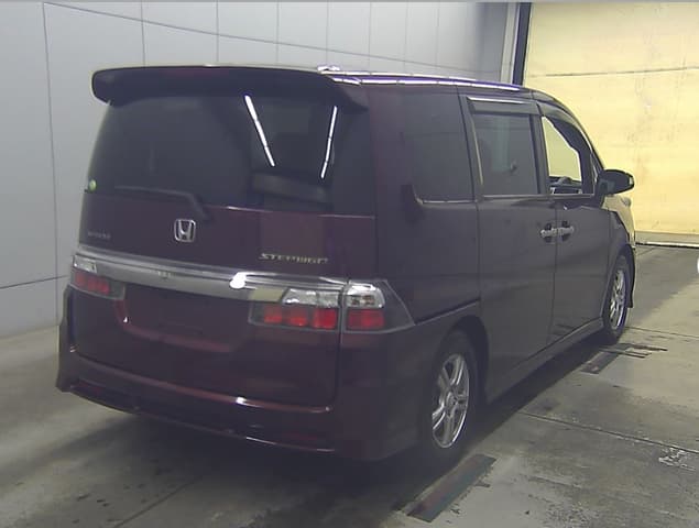 2009 Honda Stepwagon JDM car for sale — photo 2 of 8