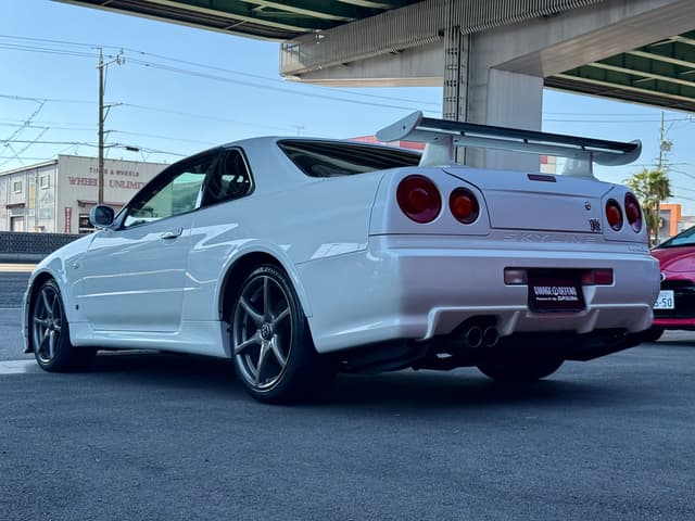 Nissan Skyline JDM car for sale — photo 19 of 25