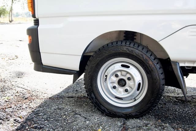 1996 Mitsubishi Minicab JDM car for sale — photo 15 of 18