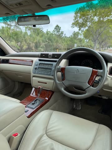 2000 Toyota Crown JDM car for sale — photo 22 of 25