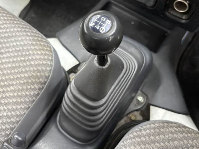 2001 Daihatsu Hijet JDM car for sale — photo 15 of 25