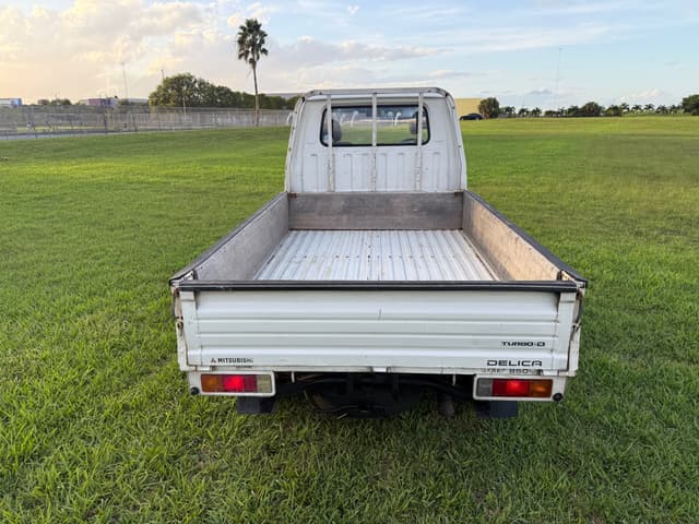 1994 Mitsubishi Delica JDM car for sale — photo 6 of 25