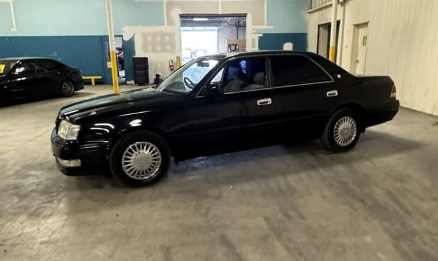 1999 Toyota Crown JDM car for sale — photo 19 of 25