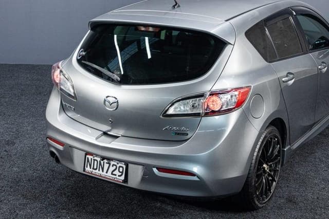 2010 Mazda Axela JDM car for sale — photo 8 of 17