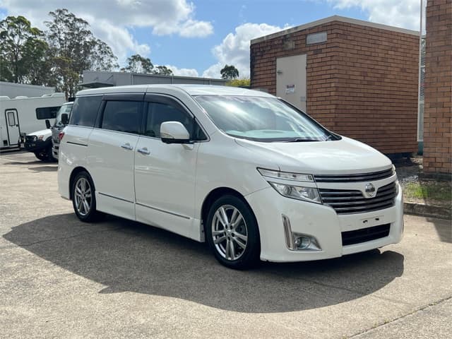 2011 Nissan Elgrand JDM car for sale — photo 4 of 16