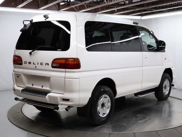 1998 Mitsubishi Delica JDM car for sale — photo 6 of 25