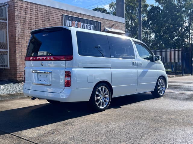 2006 Nissan Elgrand JDM car for sale — photo 6 of 16