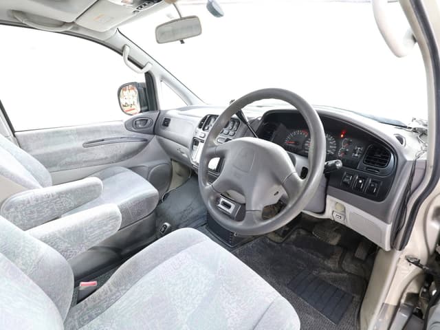 1997 Mitsubishi Delica JDM car for sale — photo 9 of 25