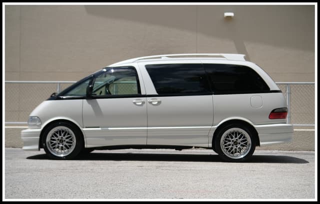 1998 Toyota Estima JDM car for sale — photo 10 of 19