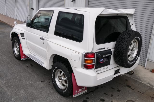 1997 Mitsubishi Pajero JDM car for sale — photo 11 of 25