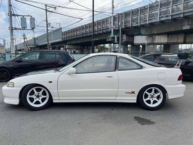 1998 Honda Integra JDM car for sale — photo 13 of 20