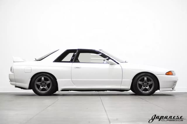 1993 Nissan Skyline JDM car for sale — photo 5 of 25