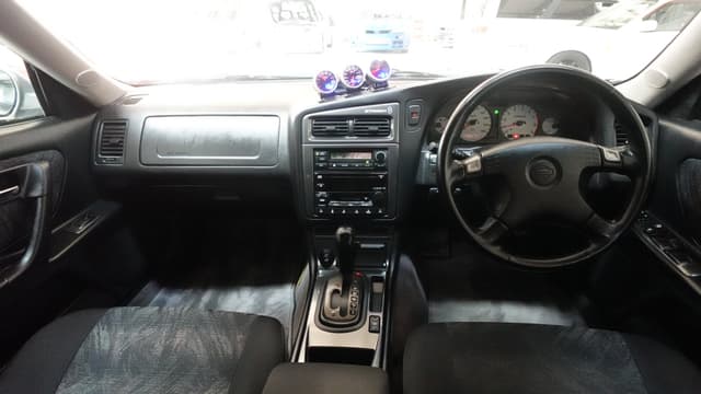 2000 Nissan Stagea JDM car for sale — photo 9 of 14