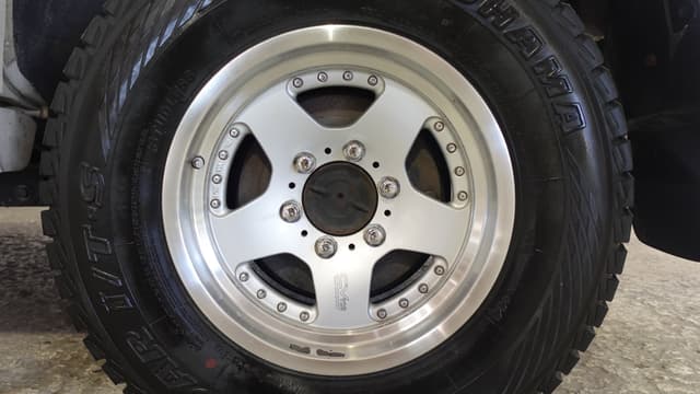 1999 Toyota Hilux Surf JDM car for sale — photo 18 of 21