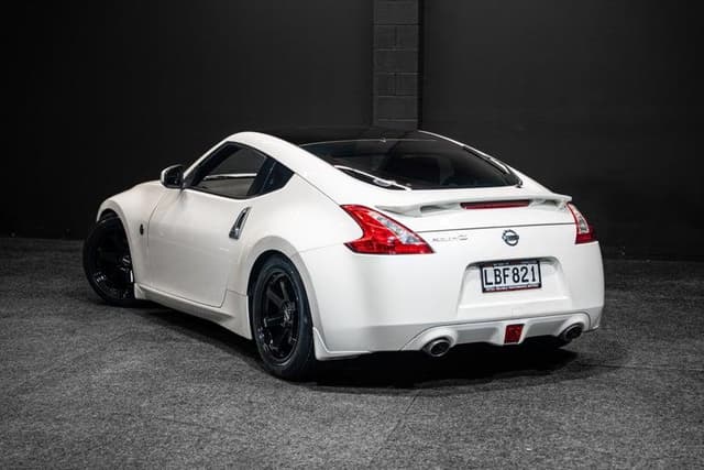 2009 Nissan Fairlady Z JDM car for sale — photo 6 of 13