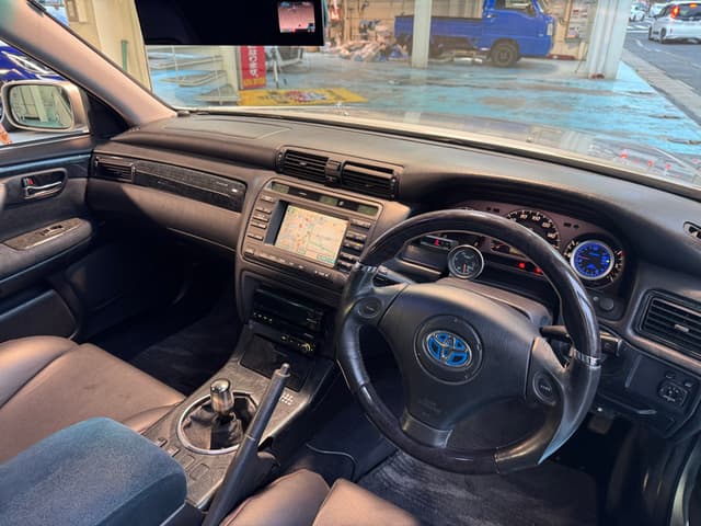 2002 Toyota Crown JDM car for sale — photo 5 of 25