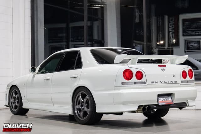 1998 Nissan Skyline JDM car for sale — photo 8 of 24