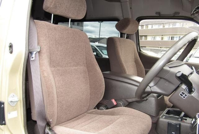 2002 Toyota HiAce JDM car for sale — photo 7 of 20