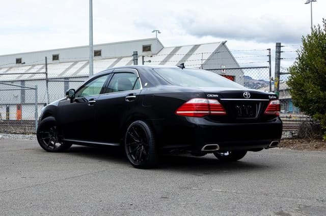2012 Toyota Crown JDM car for sale — photo 5 of 13