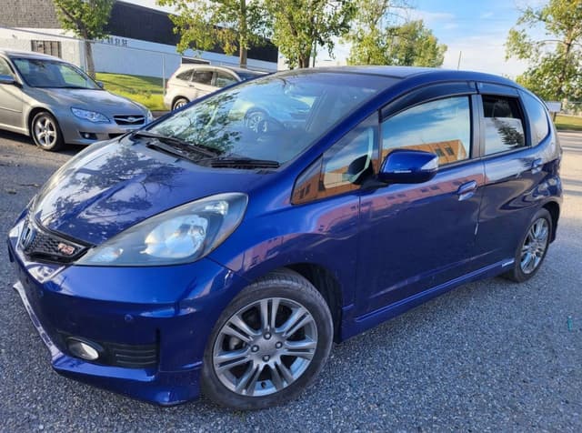 2011 Honda Fit JDM car for sale — photo 2 of 11