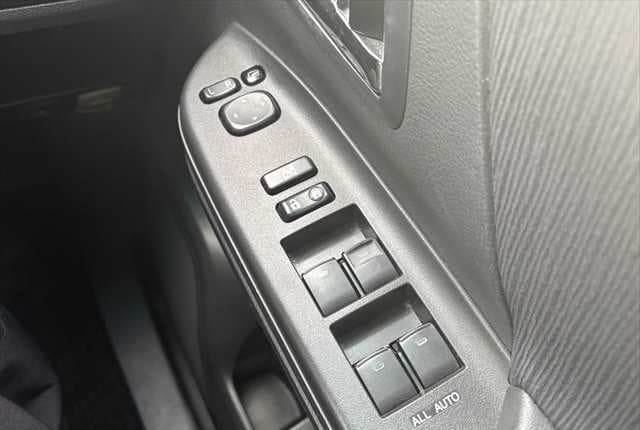 2010 Toyota Alphard JDM car for sale — photo 12 of 21