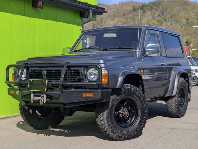 1992 Nissan Safari JDM car for sale — photo 2 of 19