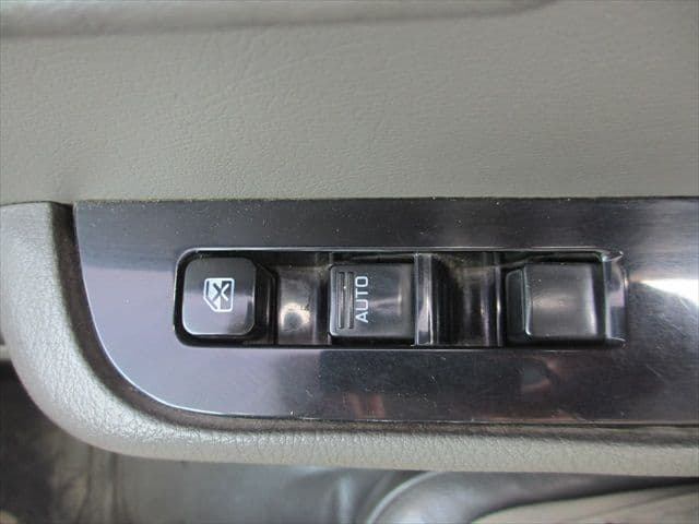 1999 Nissan Caravan JDM car for sale — photo 9 of 25
