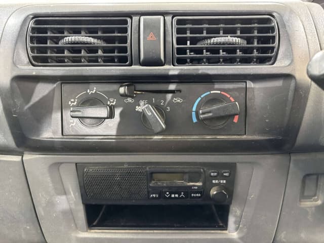 2005 Mitsubishi Minicab JDM car for sale — photo 10 of 25