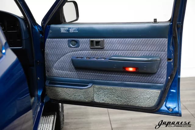 1994 Toyota Hilux JDM car for sale — photo 20 of 25