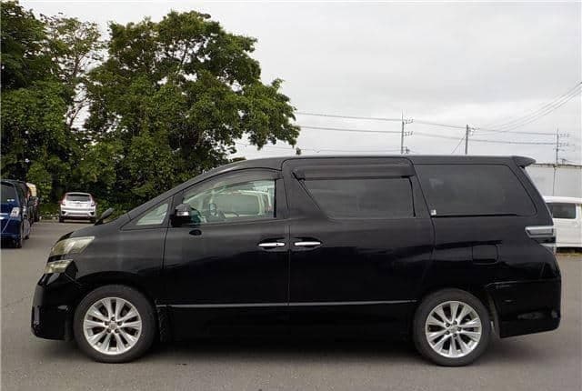 2010 Toyota Vellfire JDM car for sale — photo 8 of 10