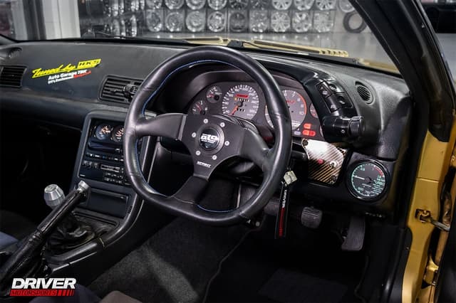 1991 Nissan Skyline JDM car for sale — photo 13 of 25