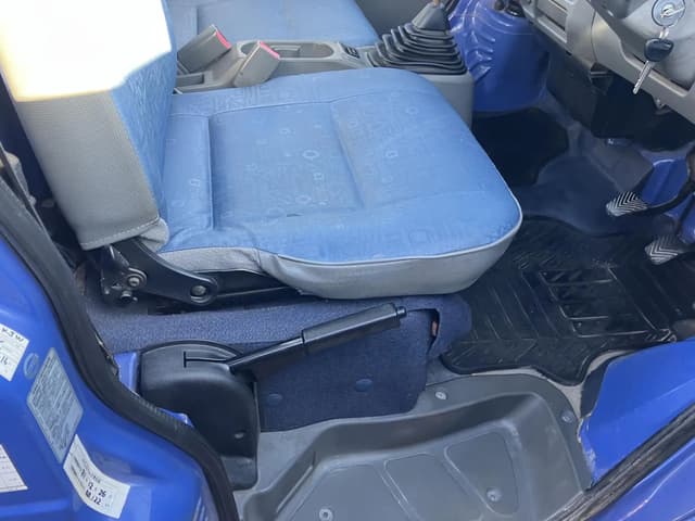 1999 Mitsubishi Minicab JDM car for sale — photo 12 of 22