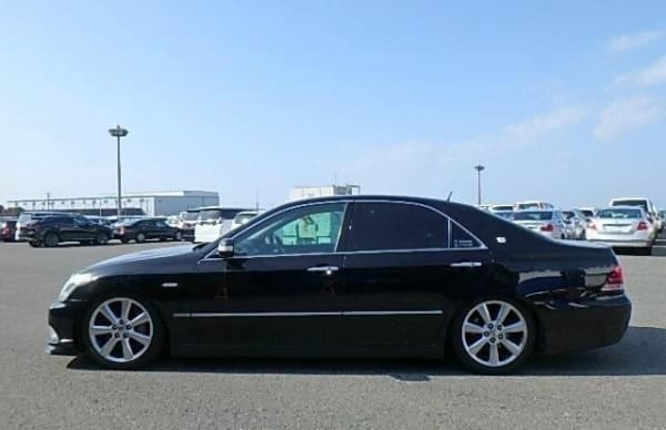2007 Toyota Crown JDM car for sale — photo 3 of 6