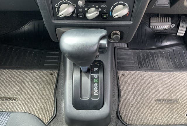 2008 Mitsubishi Pajero Mini JDM car for sale — photo 16 of 25