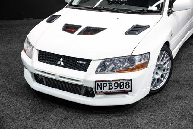 2001 Mitsubishi Lancer Evolution JDM car for sale — photo 2 of 20