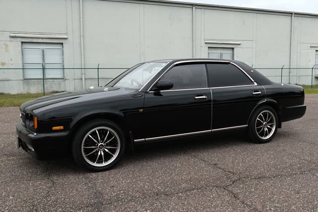 1992 Nissan Gloria JDM car for sale — photo 10 of 20