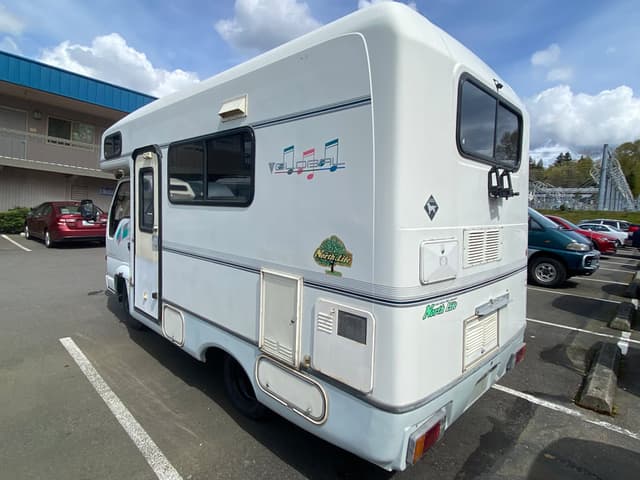 1996 Isuzu Elf JDM car for sale — photo 6 of 10