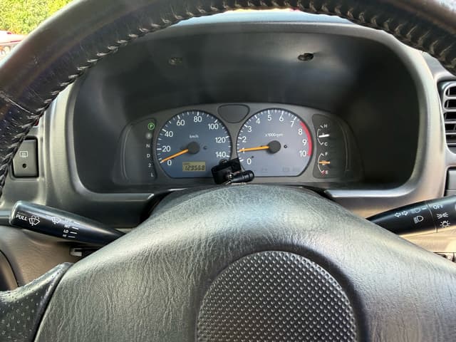 2001 Suzuki Jimny JDM car for sale — photo 9 of 12