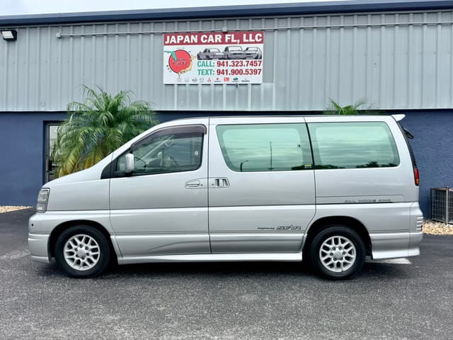 1998 Nissan Elgrand JDM car for sale — photo 4 of 22
