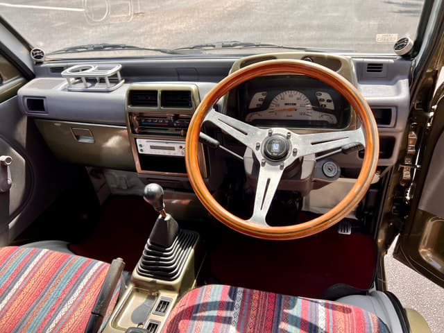 1994 Mitsubishi Minicab JDM car for sale — photo 11 of 17