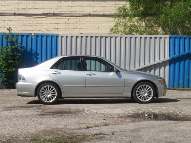 1999 Toyota Altezza JDM car for sale — photo 10 of 25
