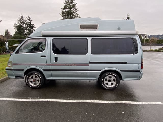 1995 Toyota HiAce JDM car for sale — photo 7 of 21
