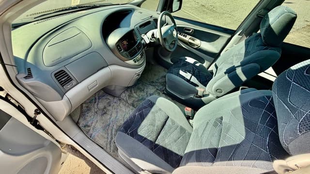 2000 Toyota Estima JDM car for sale — photo 17 of 19