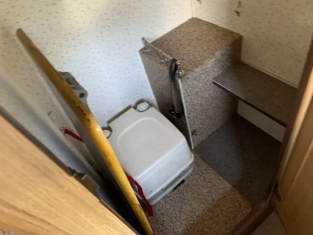 1996 Toyota HiAce JDM car for sale — photo 8 of 21
