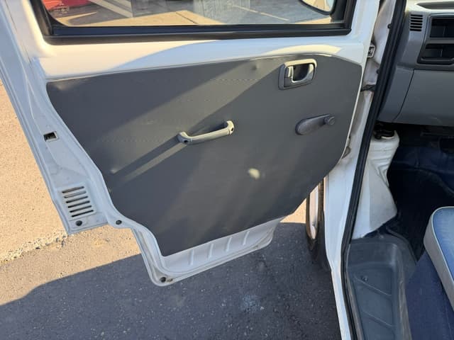 1999 Mitsubishi Minicab JDM car for sale — photo 23 of 25