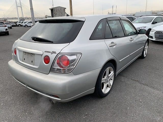 2001 Toyota Altezza JDM car for sale — photo 2 of 13