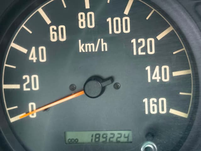 1998 Isuzu Elf JDM car for sale — photo 10 of 14
