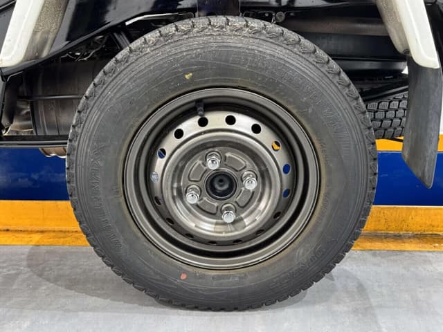 2001 Daihatsu Hijet JDM car for sale — photo 15 of 23