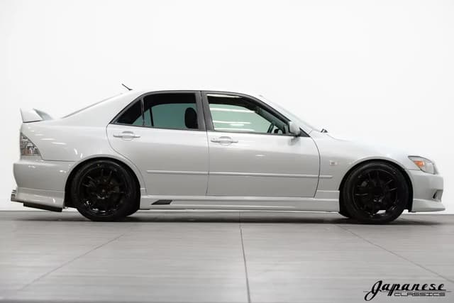 2000 Toyota Altezza JDM car for sale — photo 5 of 25
